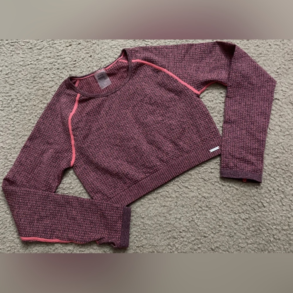 Etch Crop Top Long Sleeves, Size M, Excellent Condition